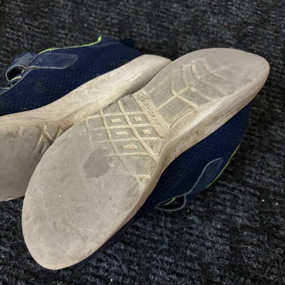 Boy's Blue Sketchers Running Training Shoes Athletic Size 4 - Picture 3 of 5